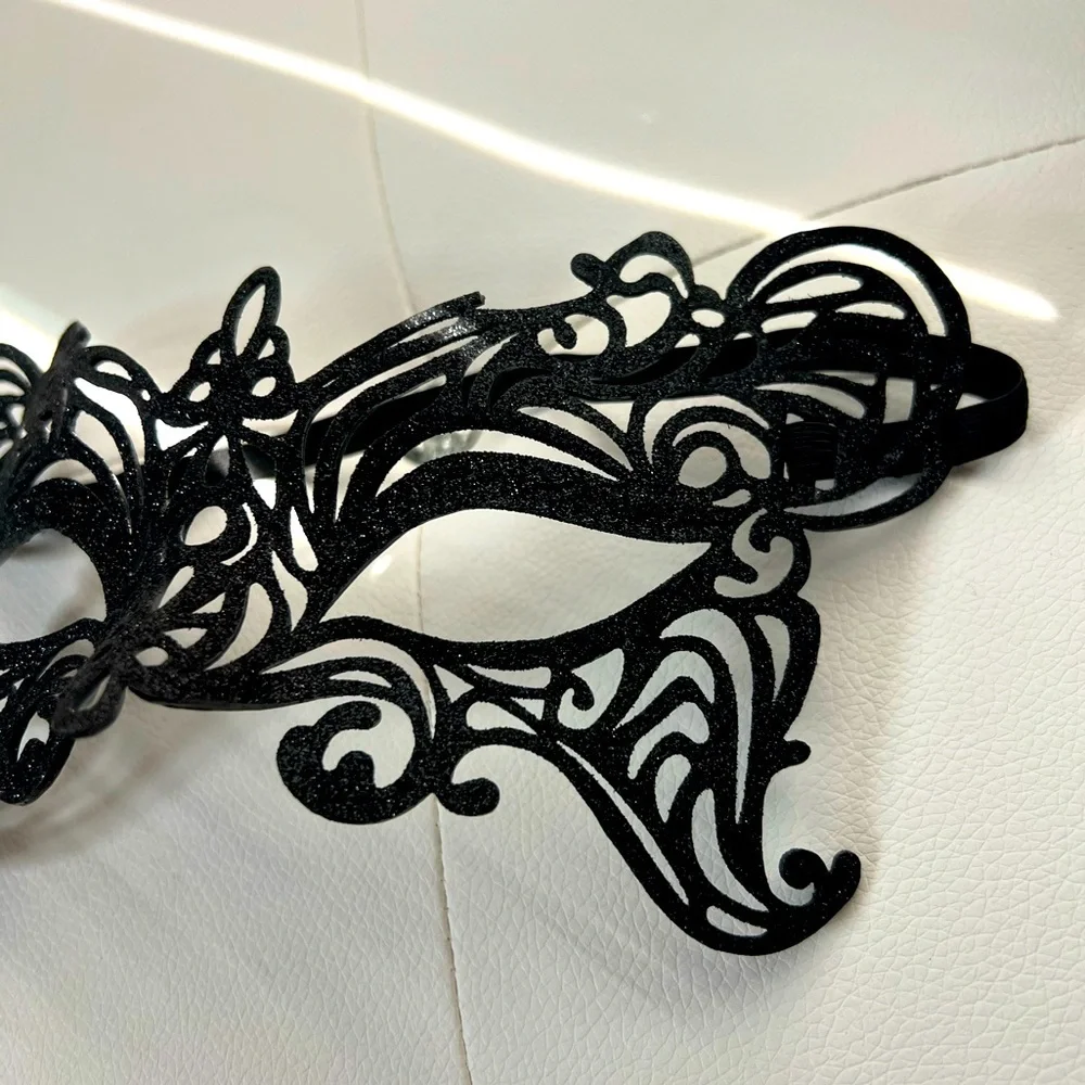 Sexy Glitter Hard Lace Carnival Mask.